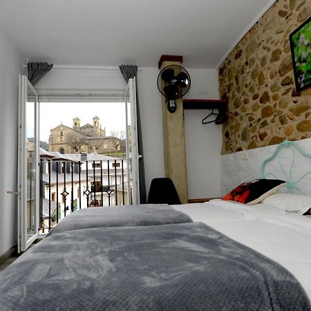 Hostel El Campano Villafranca Del Bierzo Exterior photo