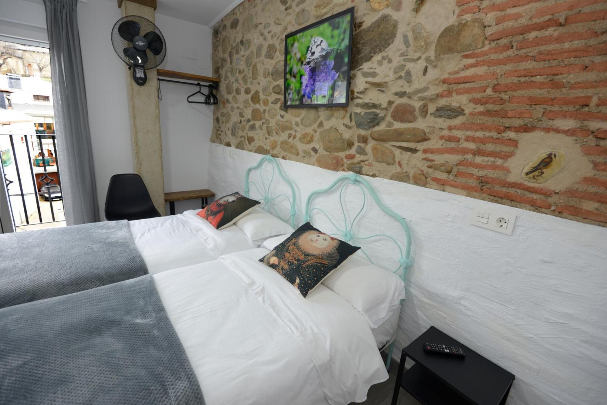 Hostel El Campano Villafranca Del Bierzo Exterior photo